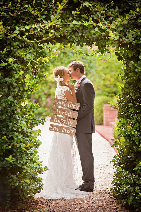sweet sign in wedding photo