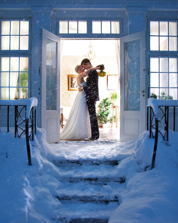 snowy wedding photo