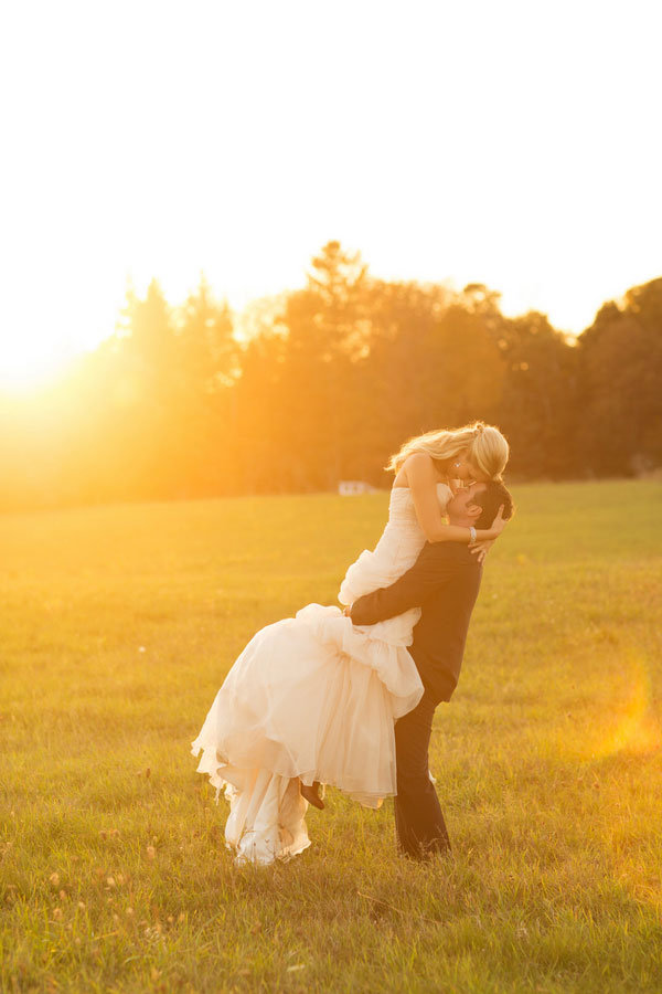 romantic sunlight wedding photo