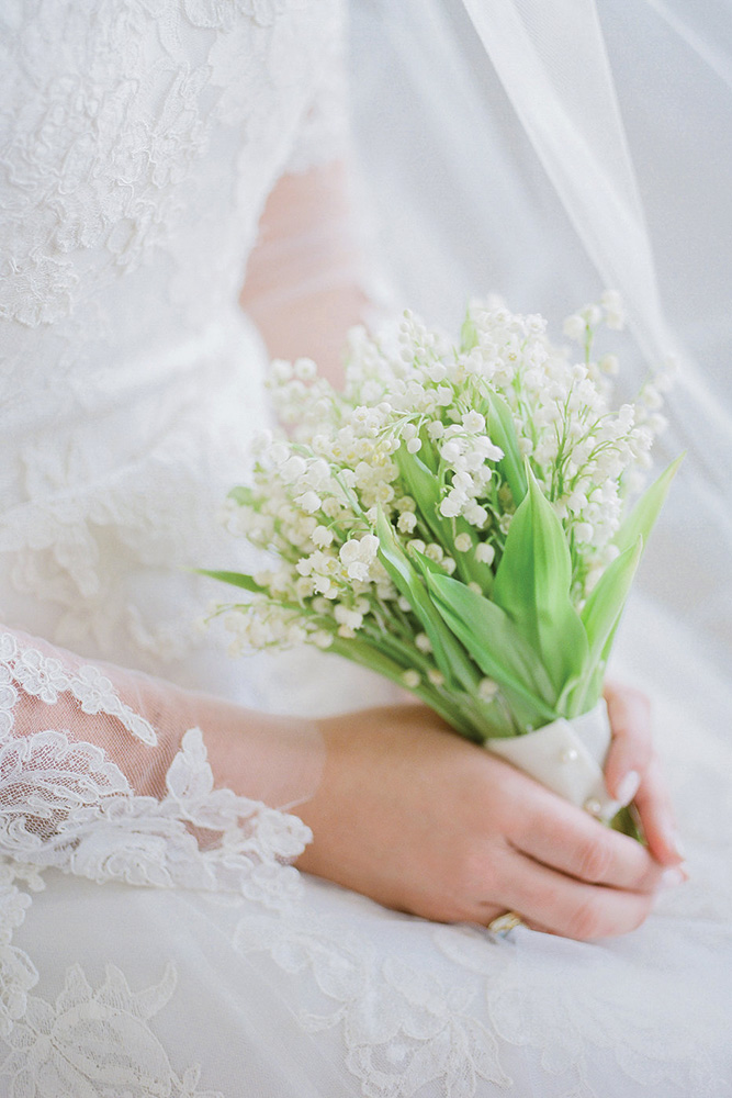 simple green wedding bouquet