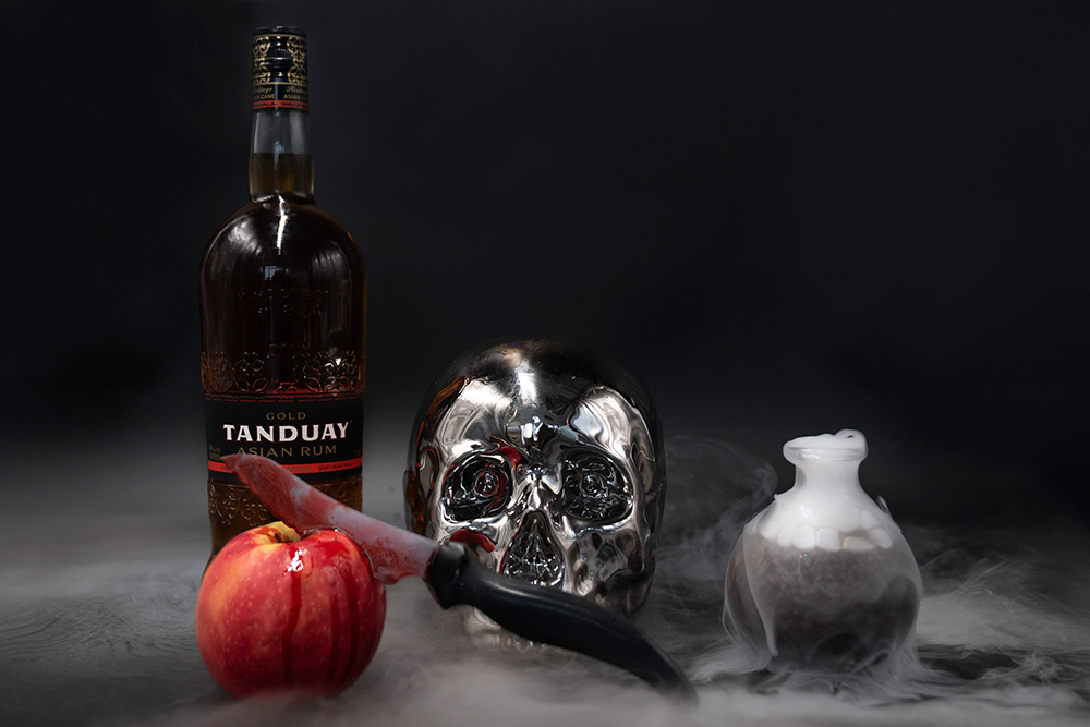 halloween cocktail the poisoned apple
