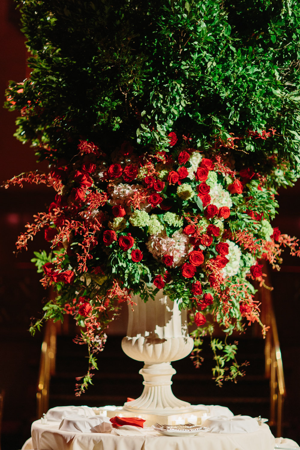 red roses floral arrangement