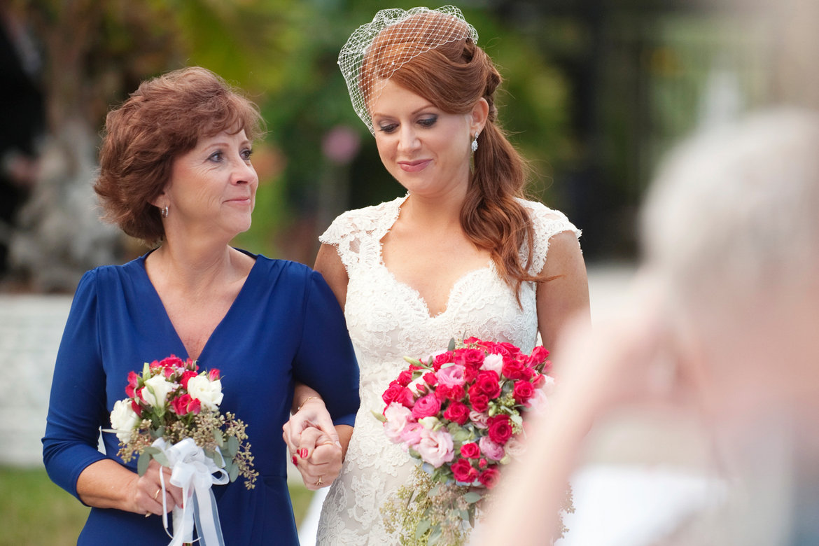 7 Unique Ways To Honor Your Mom On Your Wedding Day Bridalguide