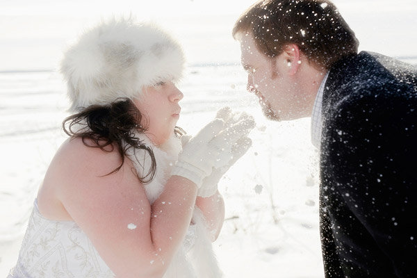 trash the dress photo shoot in the snow