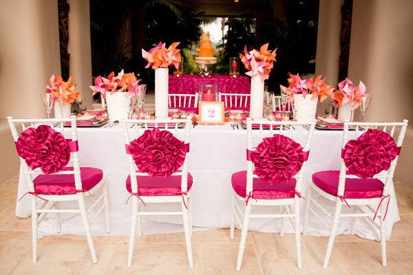 Curved-back ceremony chairs