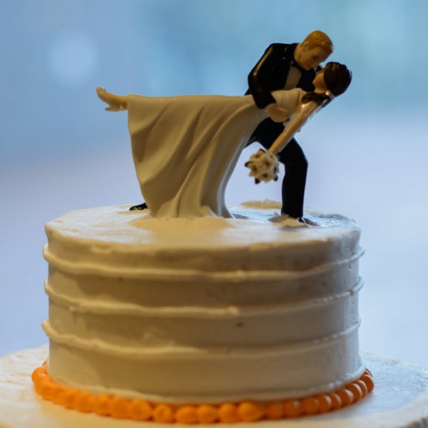 Unusual wedding cake decorations