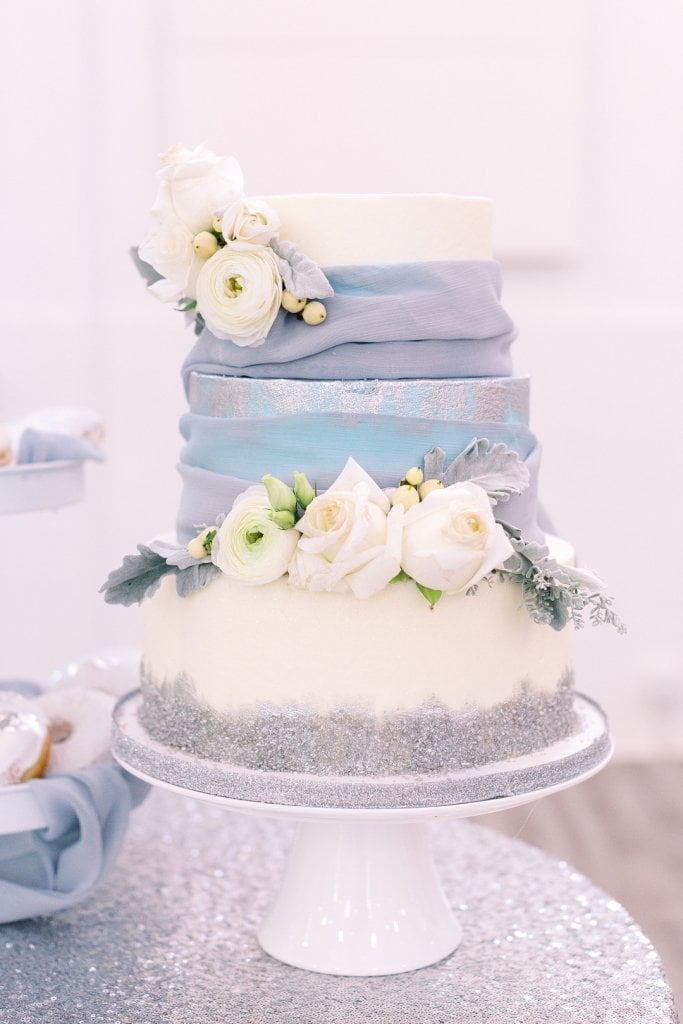 Frosty wedding cake