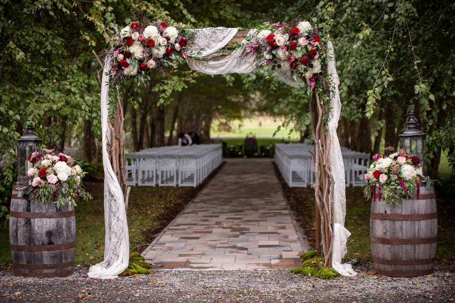 Fall wedding ceremony decor