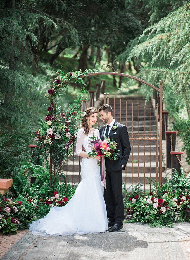 rustic gate ceremony backdrop