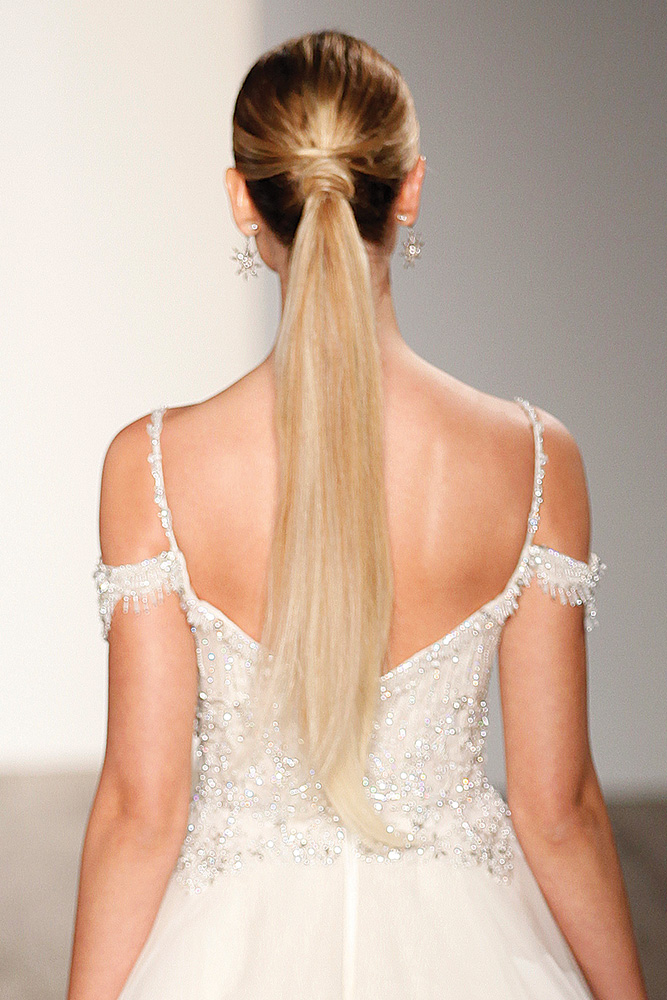 Straight hairdos for top wedding