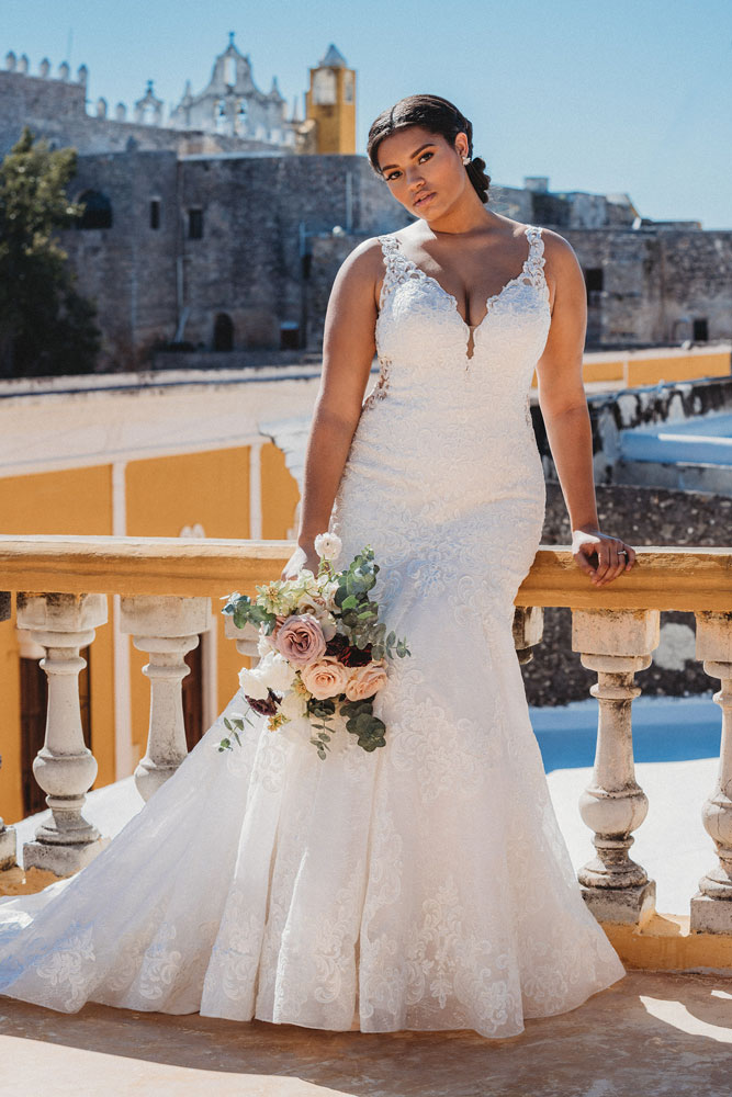 Wedding Dresses for Short and Curvy Brides