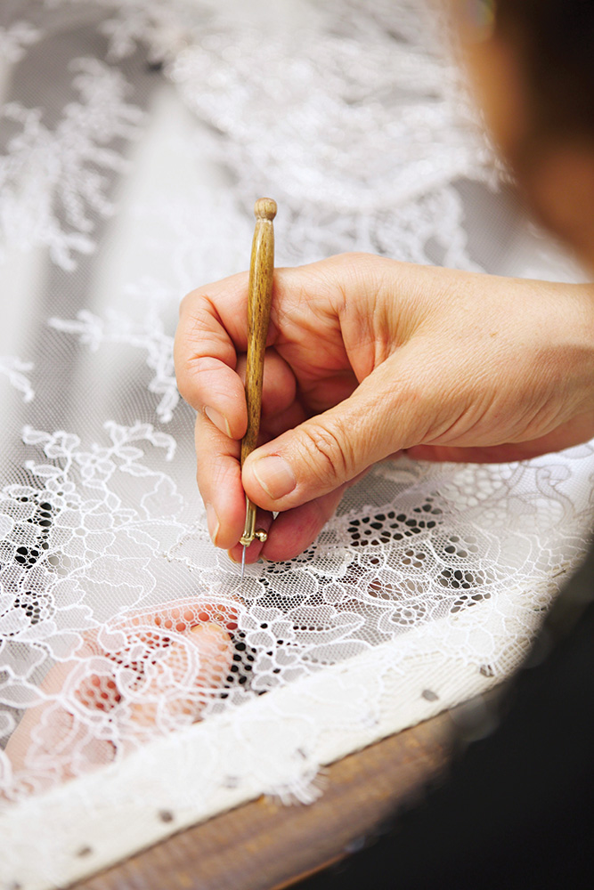 Lace patterns for wedding gown