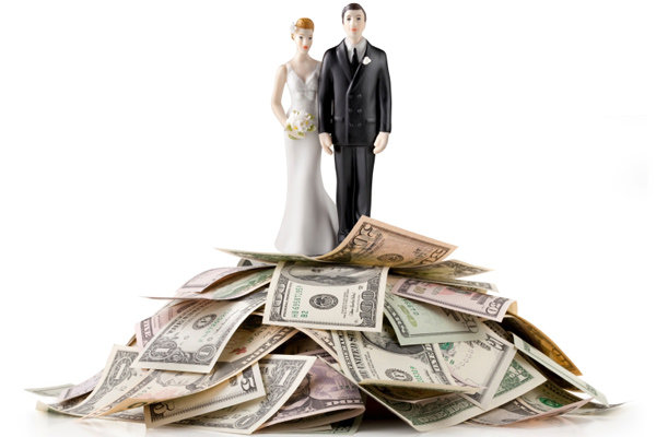 bride and groom cake topper with money
