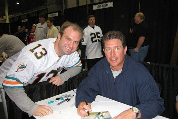 dan marino with fan