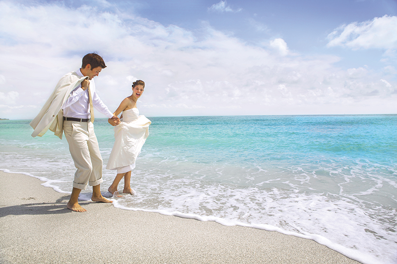 Beaches And Beginnings Get Married In Fort Myers Fl Bridalguide