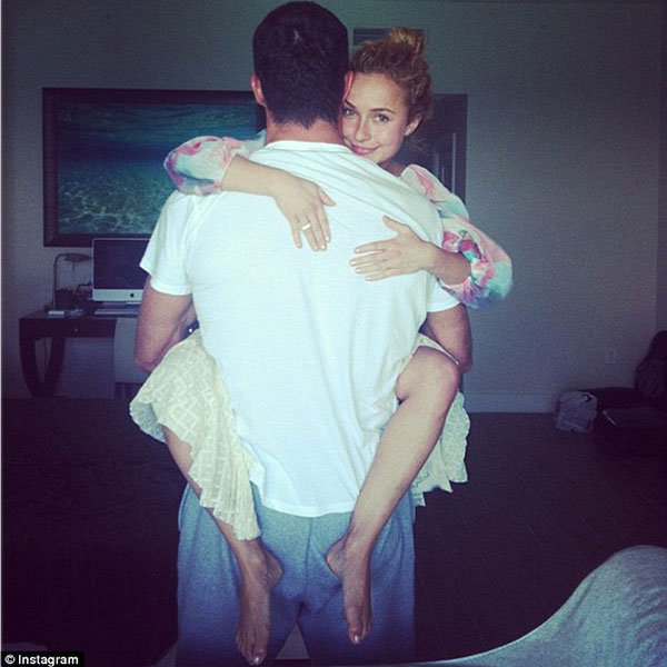 hayden panettiere engaged