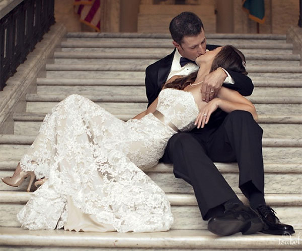 https://www.bridalguide.com/sites/default/files/blog-images/bridal-buzz/most-romantic-wedding-photos/casual-romance-wedding-photo-isabel-march-photography.jpg