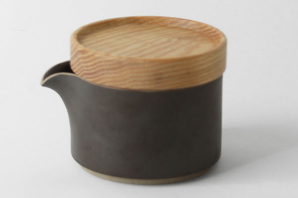 hasami porcelain creamer with wooden lid