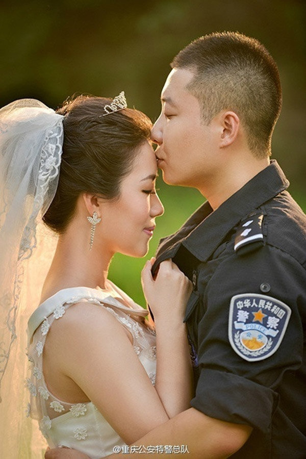 chinese swat officer wedding photos