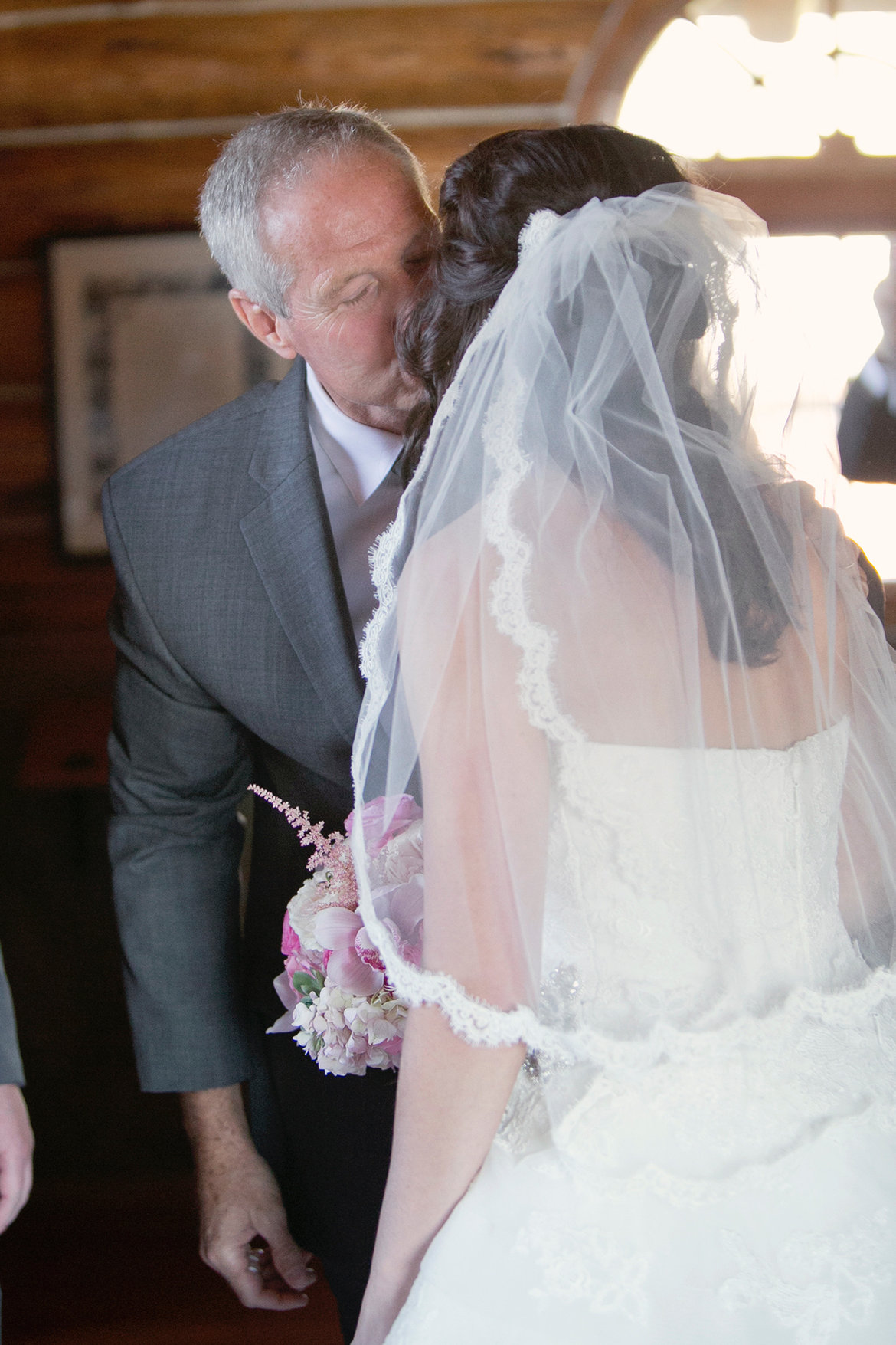https://www.bridalguide.com/sites/default/files/blog-images/from-dianes-desk/etiquette-q-a/lift-the-veil/wedding-veil.jpg