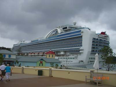 ship-in-roatan