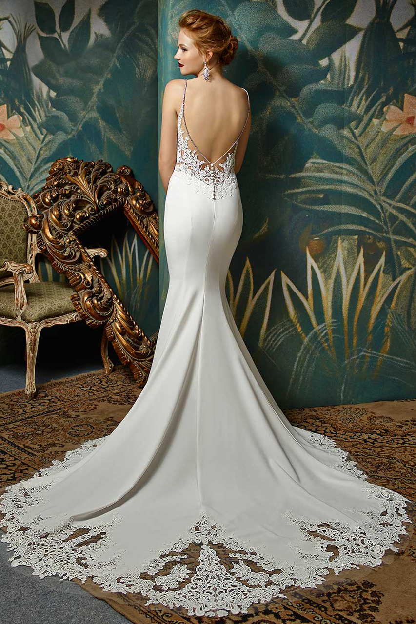 Juri Enzoani Gown