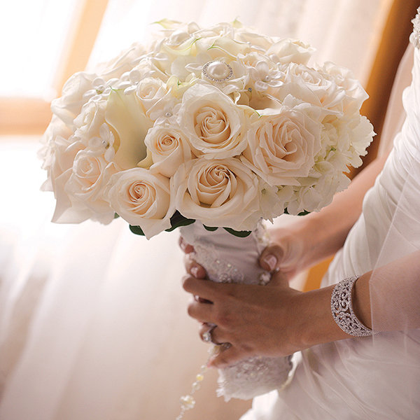 white flower bridal bouquet