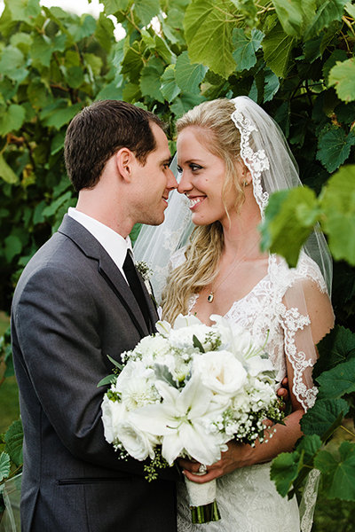 Classic All-White Wedding Bouquets | BridalGuide