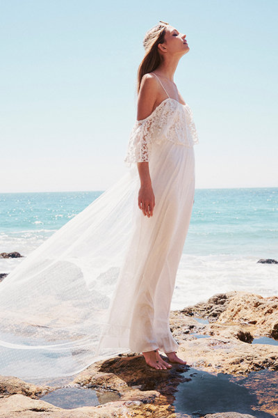 60 Dreamy Dresses for a Beach-Bound Bride | BridalGuide