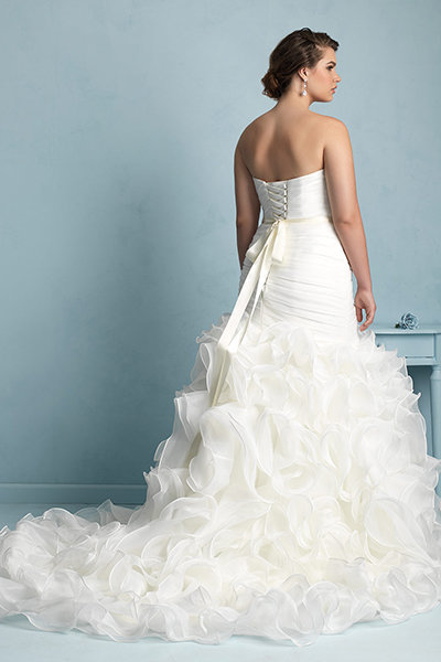 25+ Wedding Dresses for Curvy Brides | Plus Size Wedding Dresses ...