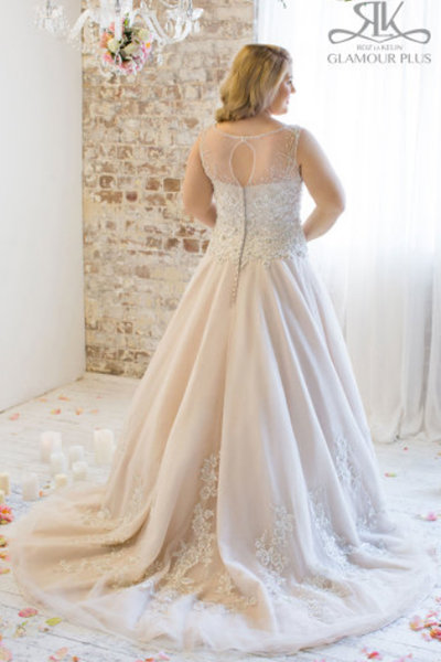 Roz La Kelin, Style "Violet"