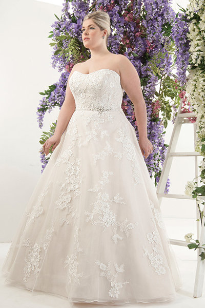 25+ Wedding Dresses for Curvy Brides | Plus Size Wedding Dresses ...