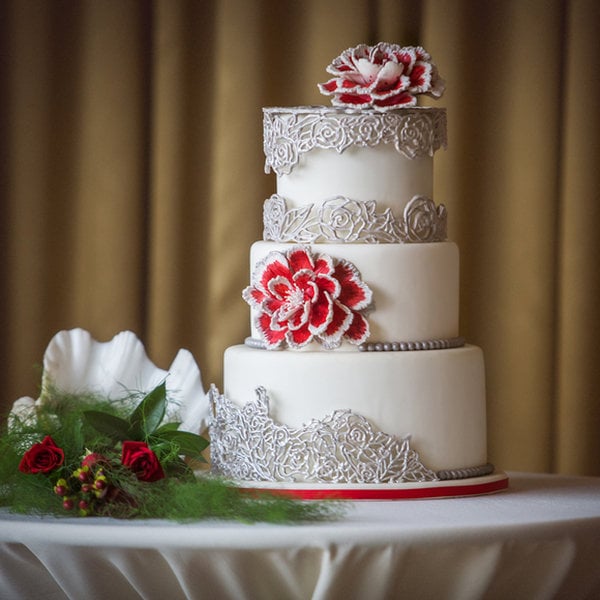 Steal-Worthy Wedding Cake Designs | BridalGuide