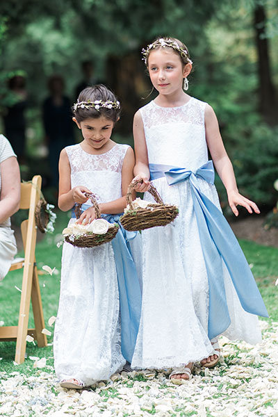 50+ Stunning Ways to Wear Flowers in Your Hair | BridalGuide