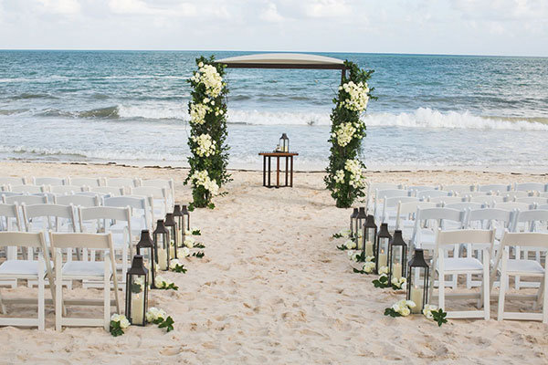 70+ Ideas for Beach Weddings | BridalGuide