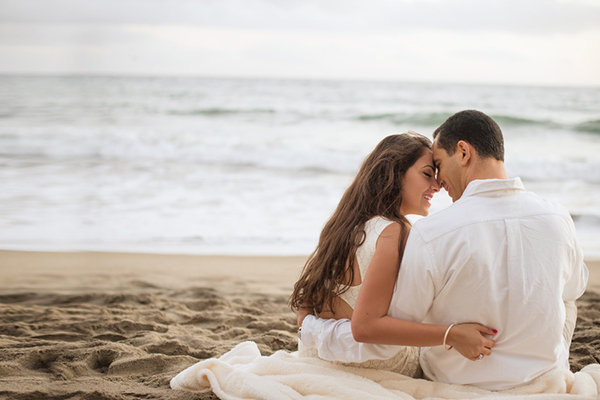 Beautiful Ideas for Your Engagement Photos | BridalGuide