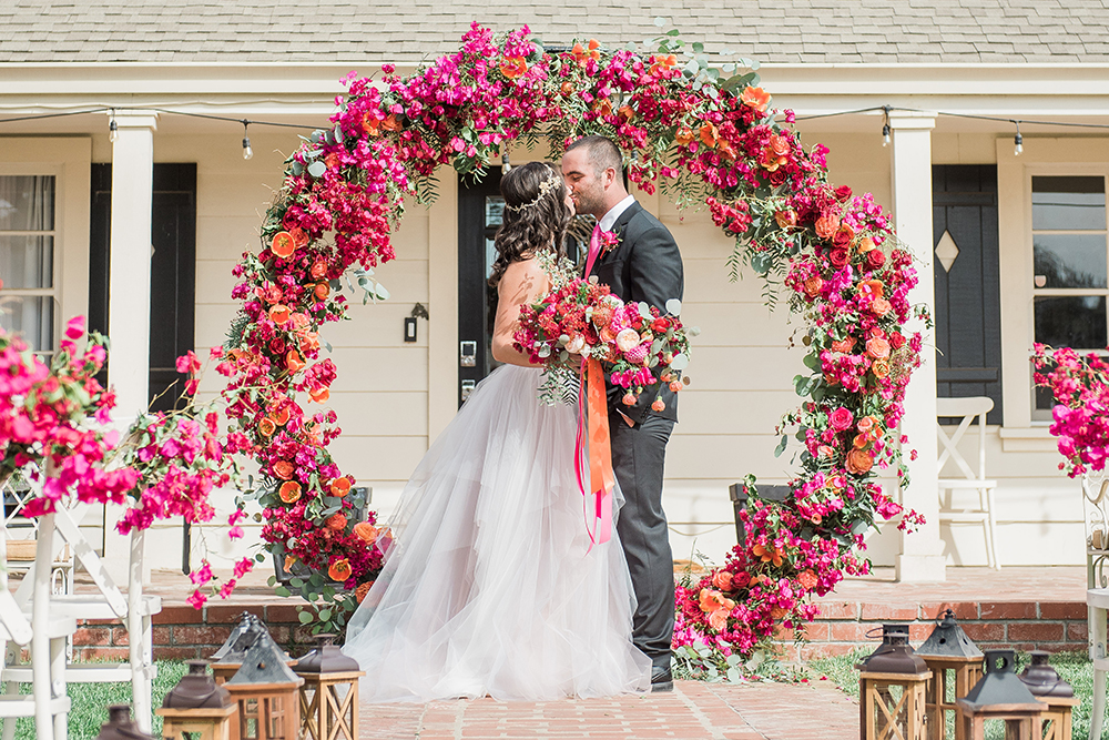 Beyond Centerpieces: 25 Creative Ways to Use Flowers in Your Wedding ...