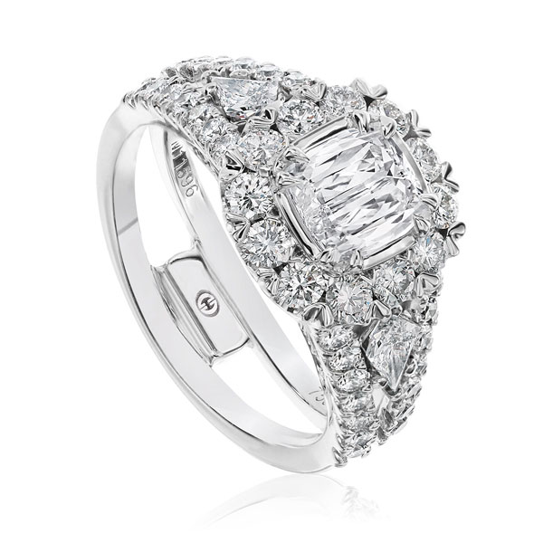 L’Amour Crisscut® Cushion with Fancy Sides 