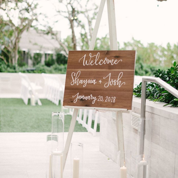 Vintage-Inspired Wooden Welcome Sign