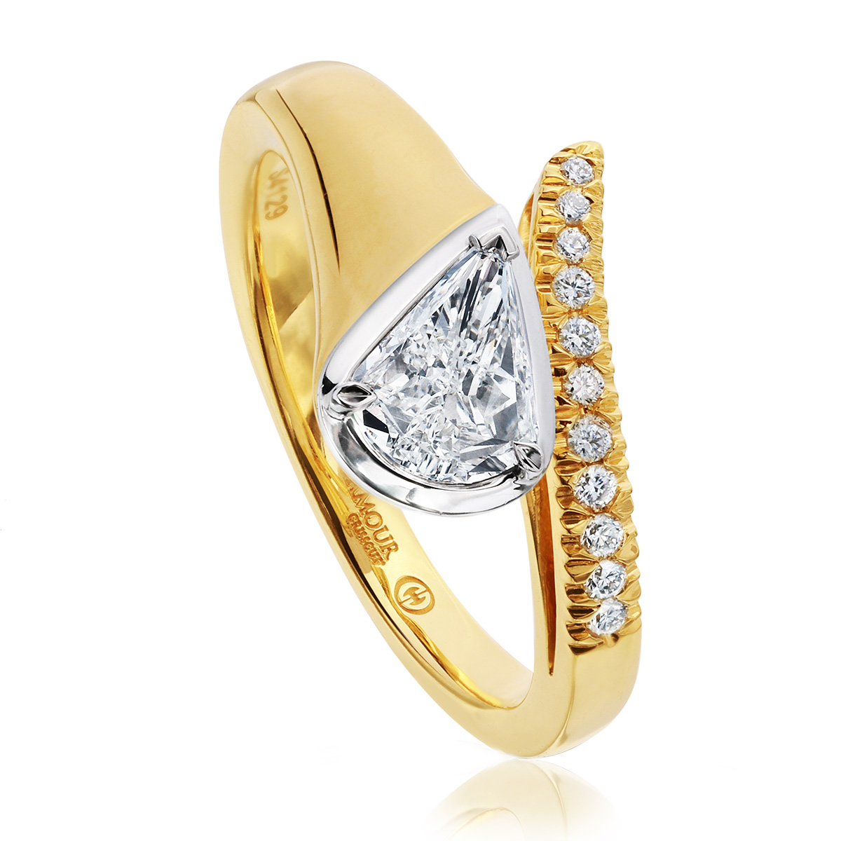 L’Amour Crisscut® Pear In Gold