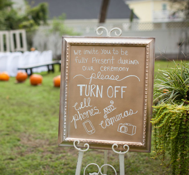 Unplugged Ceremony, Monochrome Sign