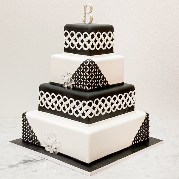 15 Square Wedding Cakes Perfect For Modern Couples - Bridals.PK