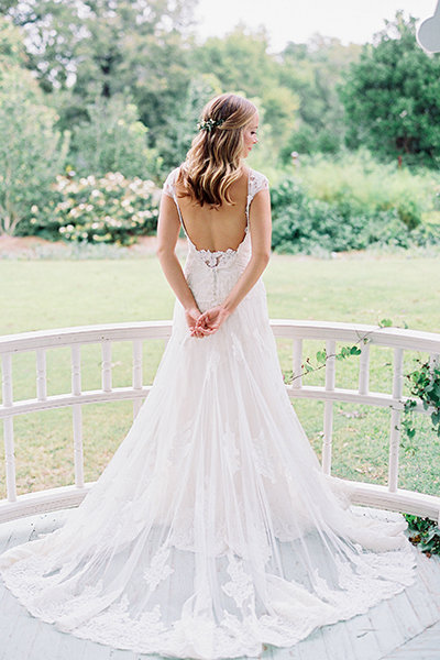50 Photos to Take of Your Wedding Dress | BridalGuide