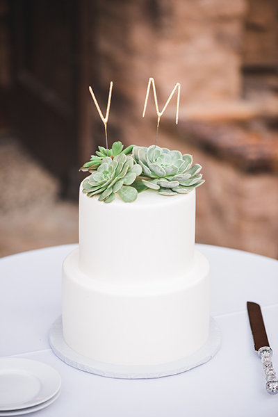 Cakes With Greenery or Herbs Cakes With Greenery or Herbs