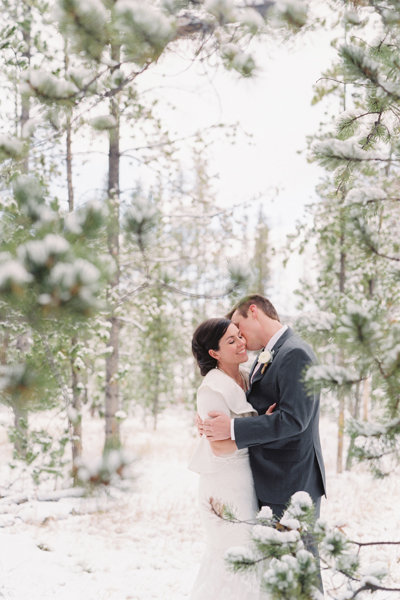 50 Stunning Winter Wedding Photos | BridalGuide