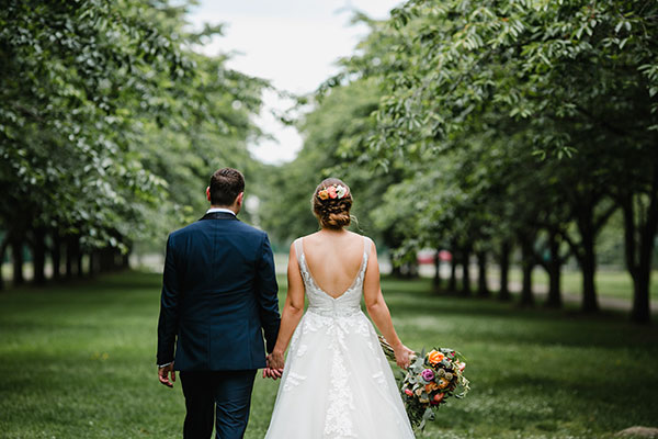 Bride Sara in Style Sybil