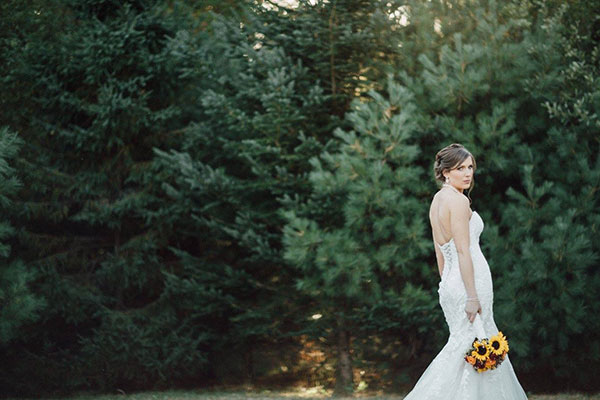 Bride Rebecca in Style Ascher