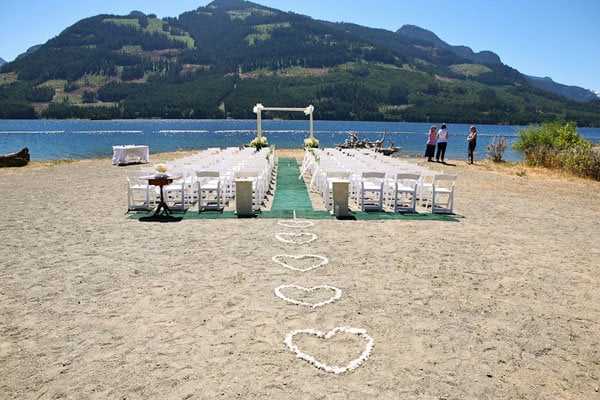 70+ Ideas for Beach Weddings | BridalGuide