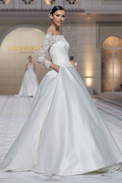 Sleeves: Three-Quarter Length