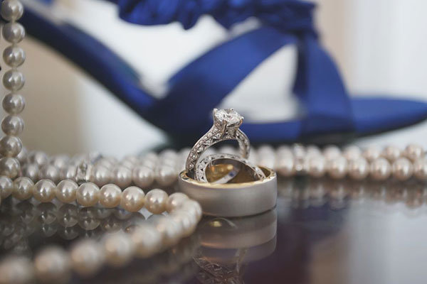 Solitaire Engagement Ring & Wedding Bands